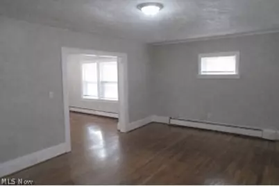 2015 Baxterly Avenue, Oakwood, OH 44107 - Photo 4