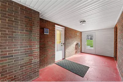 687 Moore Avenue, Campbell, OH 44405 - Photo 18