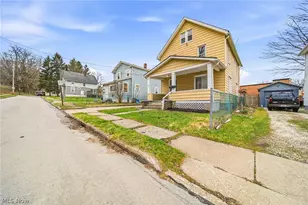 320 Fox Dr, Ashtabula, OH 44004 - Photo 2