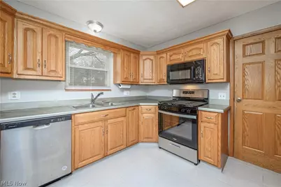 6860 Beridge Street, Louisville, OH 44641 - Photo 12