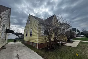 5593 South Blvd, Maple Heights, OH 44137 - Photo 4