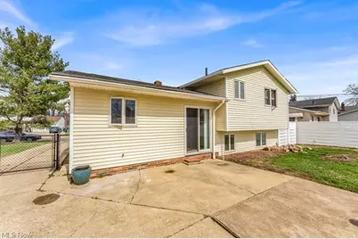 462 Waterbury Drive, Eastlake, OH 44095 - Photo 14