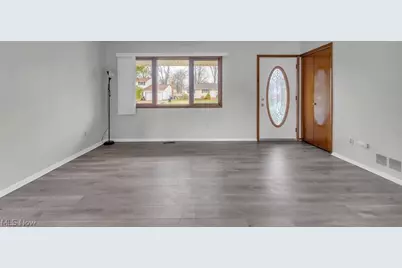 462 Waterbury Drive, Eastlake, OH 44095 - Photo 2