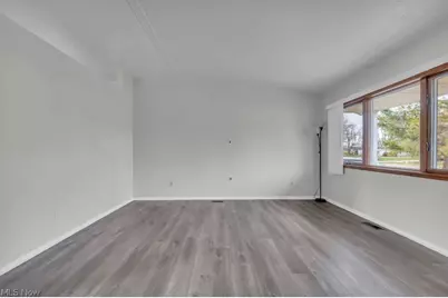 462 Waterbury Drive, Eastlake, OH 44095 - Photo 4