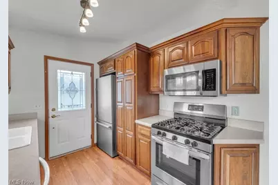 462 Waterbury Drive, Eastlake, OH 44095 - Photo 8