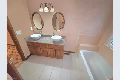 38450 Crossbrook Avenue, Willoughby, OH 44094 - Photo 18