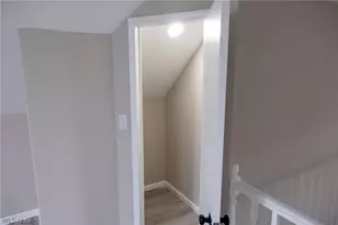 795 E 260th St, Euclid, OH 44132 - Photo 20