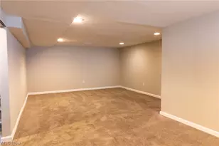 795 E 260th St, Euclid, OH 44132 - Photo 26