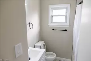 795 E 260th St, Euclid, OH 44132 - Photo 24