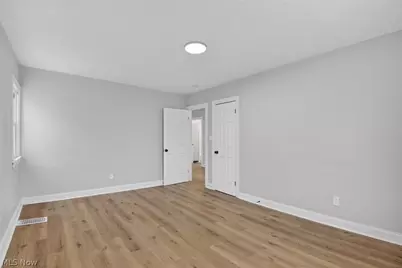 231 E 210th Street, Euclid, OH 44123 - Photo 18