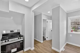 231 E 210th St, Euclid, OH 44123 - Photo 14