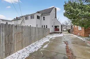 231 E 210th St, Euclid, OH 44123 - Photo 34