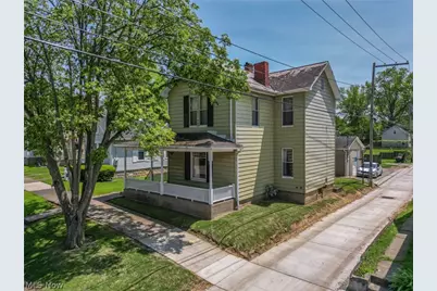 210 E Montgomery Street, Marietta, OH 45750 - Photo 2