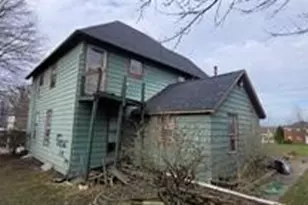 323 W Liberty, Hubbard, OH 44425 - Photo 2