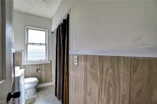 7615 Kenilworth Ave, Parma, OH 44129 - Photo 12