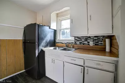 7615 Kenilworth Avenue, Parma, OH 44129 - Photo 10