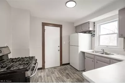 17421 Broadway Avenue, Maple Heights, OH 44137 - Photo 10