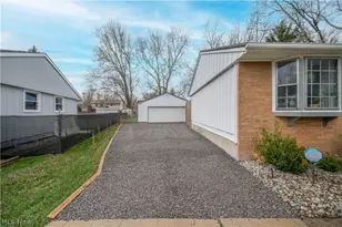 3295 Clearwater St NW, Warren, OH 44485 - Photo 2