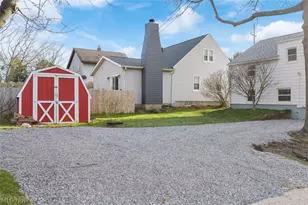 3041 Hudson Dr, Cuyahoga Falls, OH 44221 - Photo 2