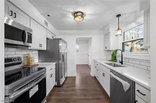 3041 Hudson Dr, Cuyahoga Falls, OH 44221 - Photo 8