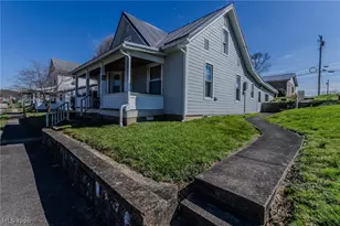 208 Stealey St, Middlebourne, WV 26149 - Photo 4