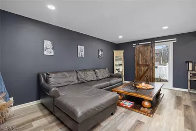 190 Deepwood Drive, Wadsworth, OH 44281 - Photo 4