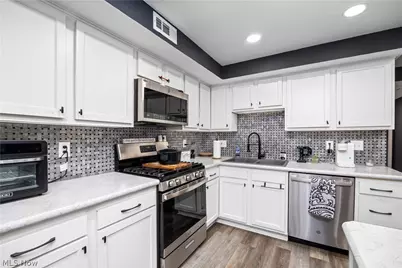 190 Deepwood Drive, Wadsworth, OH 44281 - Photo 12