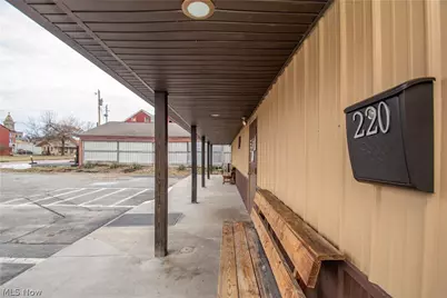 220 S Jefferson Street, Lisbon, OH 44432 - Photo 4