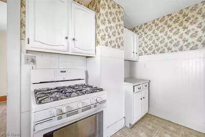 848 Longview Avenue, Akron, OH 44307 - Photo 16
