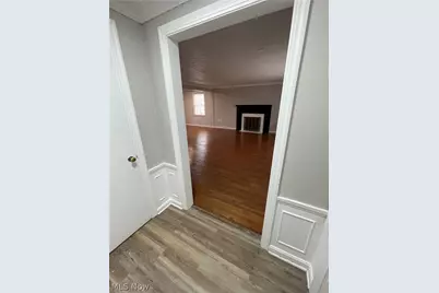 1663 Lyndhurst, Lyndhurst, OH 44124 - Photo 4