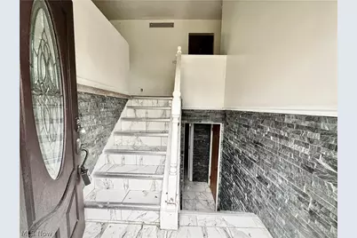 1766 Arthur Drive NW, Warren, OH 44485 - Photo 2