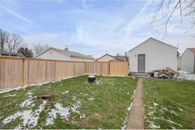 1014 Roslyn Avenue SW, Canton, OH 44710 - Photo 14