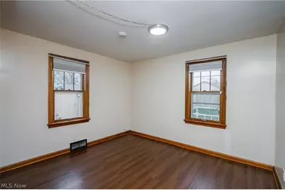 1014 Roslyn Avenue SW, Canton, OH 44710 - Photo 6