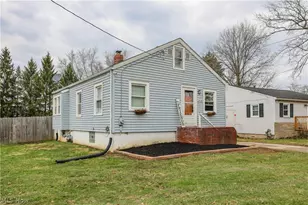 2721 Meadow Dr, Akron, OH 44312 - Photo 2