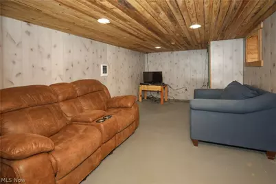 2721 Meadow Drive, Akron, OH 44312 - Photo 16