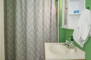 2721 Meadow Dr, Akron, OH 44312 - Photo 10