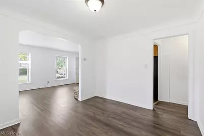 2261 Warren Road, Oakwood, OH 44107 - Photo 4
