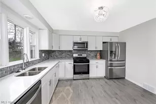 439 Strader Rd, Akron, OH 44305 - Photo 8