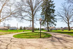 327 Briarhill St, Rittman, OH 44270 - Photo 4