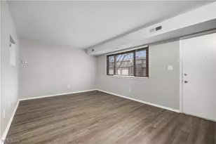 26705 Lake of the Falls Blvd, Olmsted Falls, OH 44138 - Photo 4