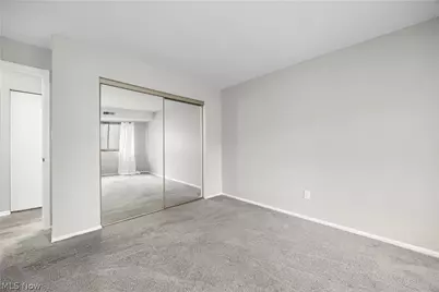 26705 Lake Of The Falls Boulevard, Olmsted Falls, OH 44138 - Photo 14