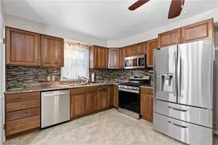 3803 Center Dr, Parma, OH 44134 - Photo 12