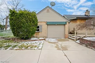 3803 Center Dr, Parma, OH 44134 - Photo 4