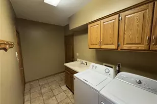 733 Austin Dr, Barberton, OH 44203 - Photo 8