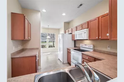 37952 Ashfield Way, North Ridgeville, OH 44039 - Photo 12