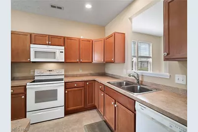 37952 Ashfield Way, North Ridgeville, OH 44039 - Photo 14