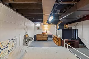 121 Princess St, Campbell, OH 44405 - Photo 40