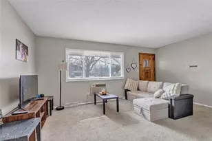 2472 Warren Pkwy, Twinsburg, OH 44087 - Photo 4