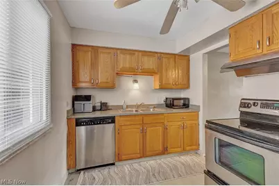 2472 Warren Parkway #20, Twinsburg, OH 44087 - Photo 8