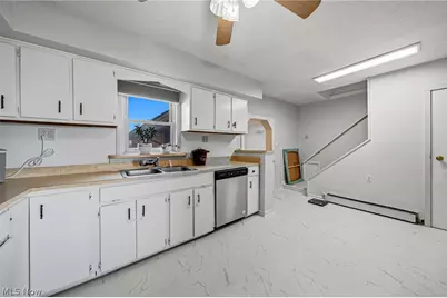 33378 Lake Shore Boulevard, Eastlake, OH 44095 - Photo 8